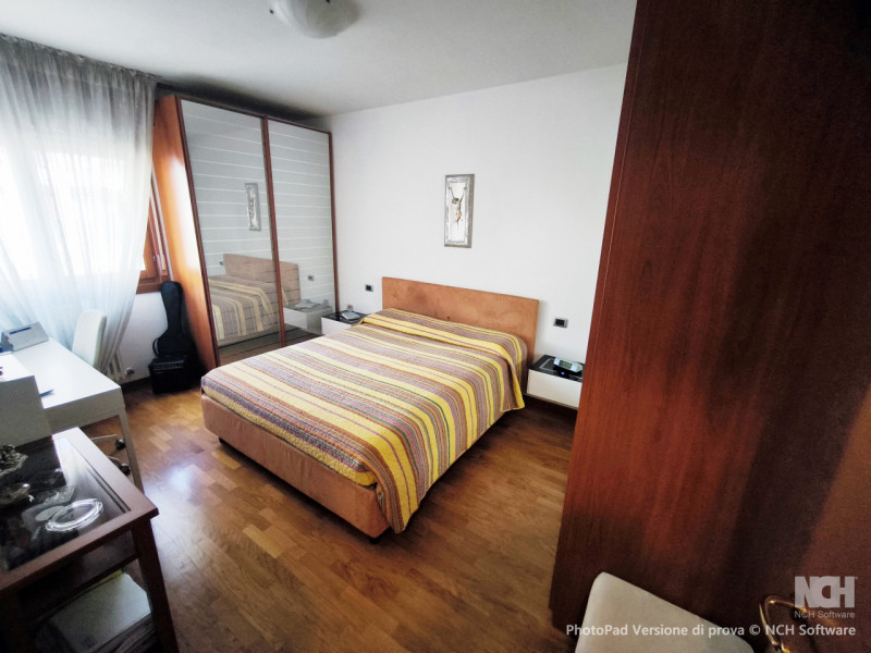 Scopri questo splendido appartamento trilocale situato nel cuore del quartiere Montà di Padova, u...