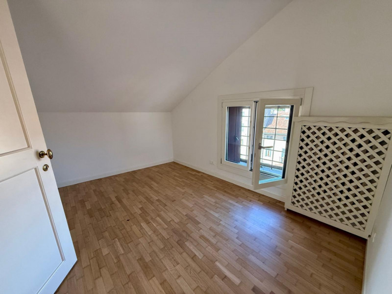 All'interno di un elegante contesto residenziale, in una delle posizioni più prestigiose del Cent...