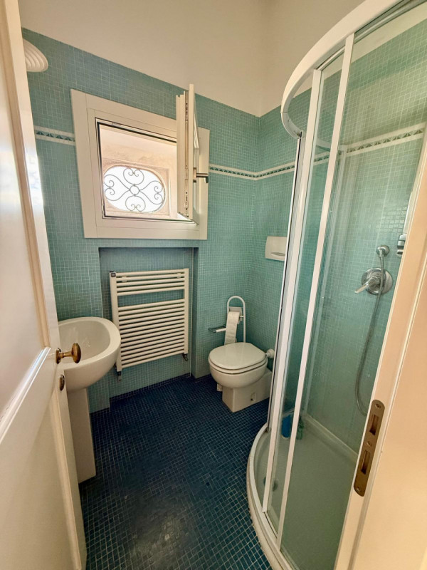 All'interno di un elegante contesto residenziale, in una delle posizioni più prestigiose del Cent...