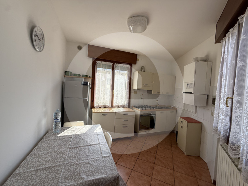 Proponiamo in vendita appartamento trilocale al primo piano di una palazzina situata nel cuore di...