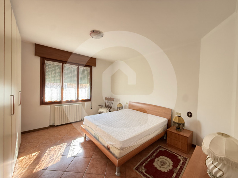 Proponiamo in vendita appartamento trilocale al primo piano di una palazzina situata nel cuore di...