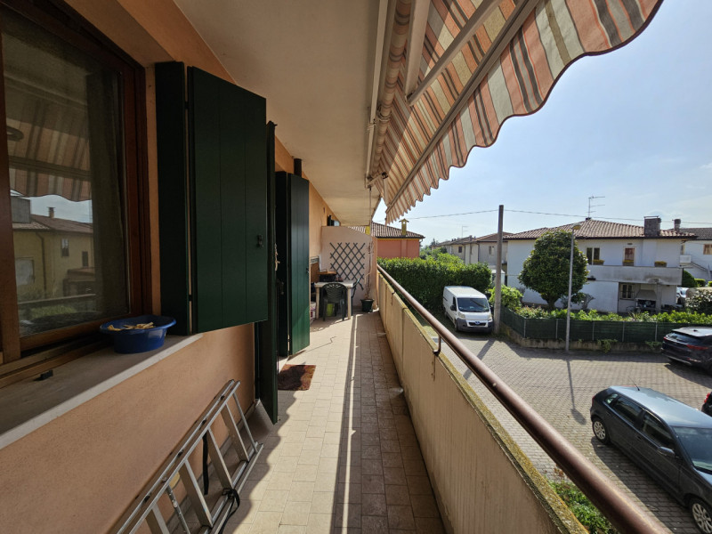 Proponiamo appartamento per investimento a Este, località Deserto, locato al canone annuo di euro...