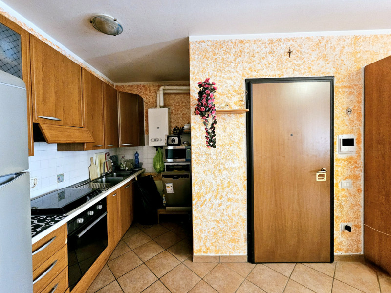 Proponiamo appartamento per investimento a Este, località Deserto, locato al canone annuo di euro...