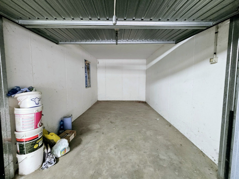 Proponiamo appartamento per investimento a Este, località Deserto, locato al canone annuo di euro...