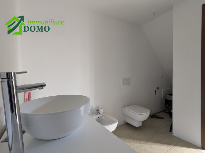 TRISSINO, VIA GRUMO 65 - a 5km dal centro di Trissino, sulle colline ad est in una contrada immer...