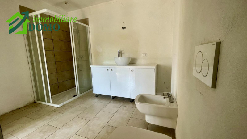 TRISSINO, VIA GRUMO 65 - a 5km dal centro di Trissino, sulle colline ad est in una contrada immer...