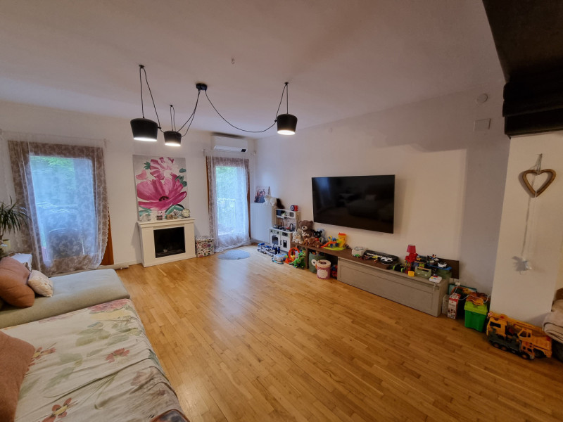 Padova, Via dei Savonarola, Centro Storico entro le mura. Proponiamo in Vendita interessante Appa...