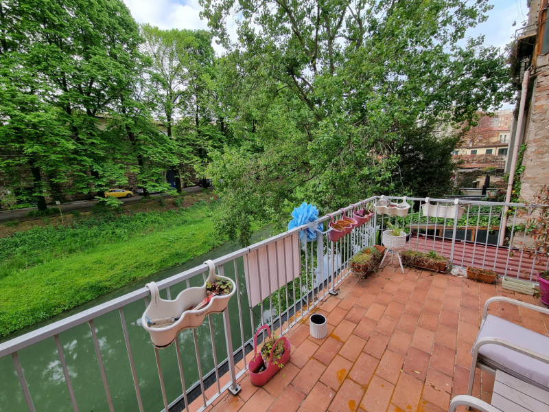 Padova, Via dei Savonarola, Centro Storico entro le mura. Proponiamo in Vendita interessante Appa...