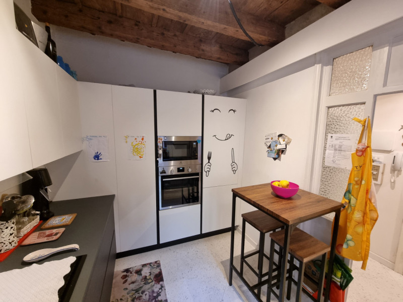 Padova, Via dei Savonarola, Centro Storico entro le mura. Proponiamo in Vendita interessante Appa...