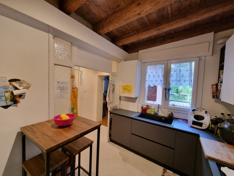 Padova, Via dei Savonarola, Centro Storico entro le mura. Proponiamo in Vendita interessante Appa...