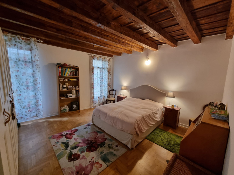 Padova, Via dei Savonarola, Centro Storico entro le mura. Proponiamo in Vendita interessante Appa...