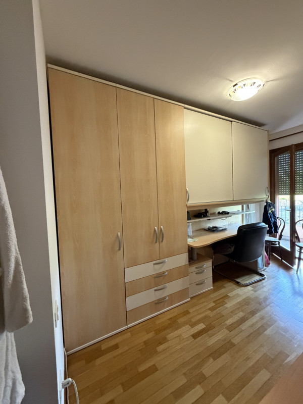 In zona Residenziale in prima periferia di  Dueville, proponiamo in vendita uno appartamento tril...