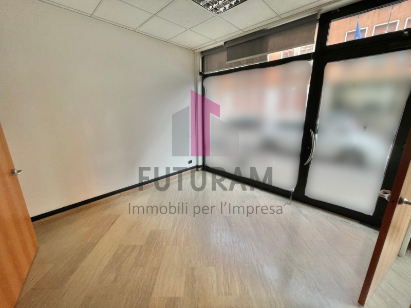 VICENZA - 41FIL - PER INFO 0444/310220

Proponiamo in affitto  un ufficio spazioso di 90 mq al pi...