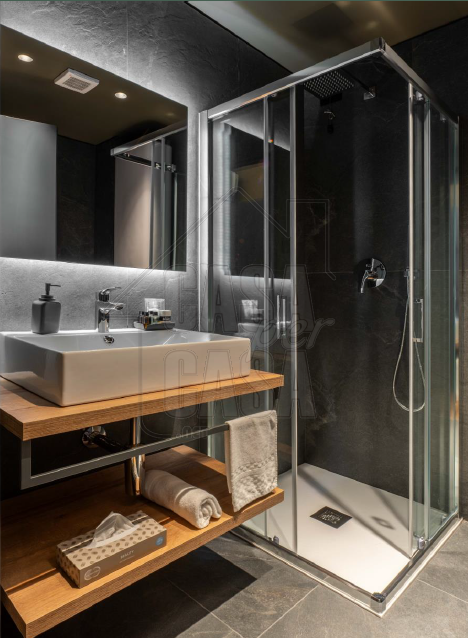 Proponiamo in vendita B&B, situato in centro storico. Immerso in un contesto ricco di storia e cu...