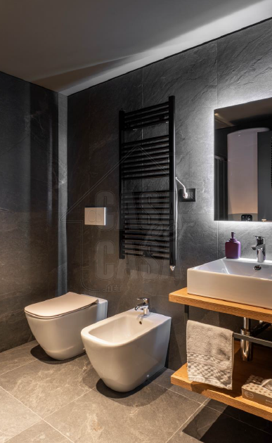 Proponiamo in vendita B&B, situato in centro storico. Immerso in un contesto ricco di storia e cu...