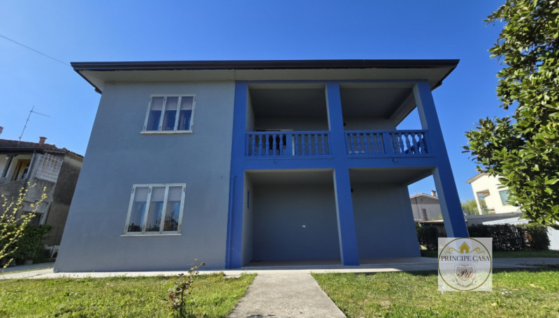 SE235 - Proponiamo in vendita casa singola terratetto disposta in due livelli immersa nella tranq...