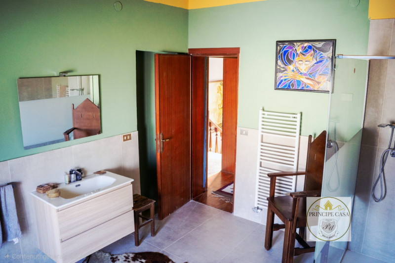 SE235 - Proponiamo in vendita casa singola terratetto disposta in due livelli immersa nella tranq...