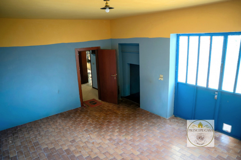 SE235 - Proponiamo in vendita casa singola terratetto disposta in due livelli immersa nella tranq...