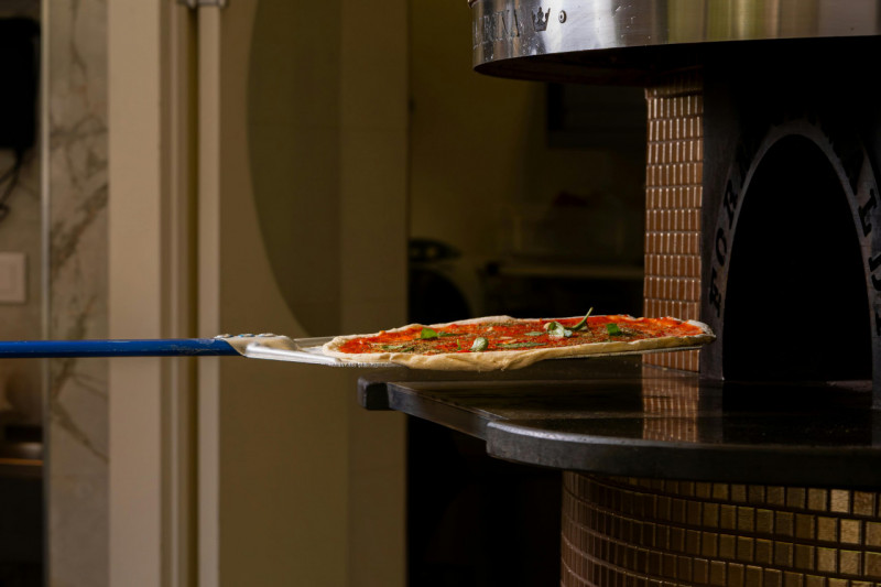 Proponiamo in vendita una realtà leader nel settore della pizza d'asporto e domicilio, situata in...