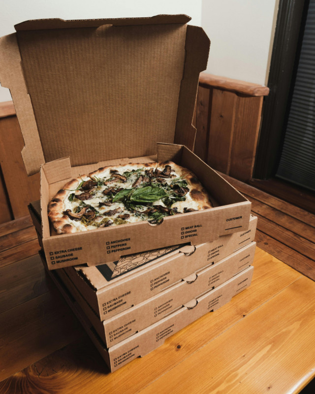 Proponiamo in vendita una realtà leader nel settore della pizza d'asporto e domicilio, situata in...