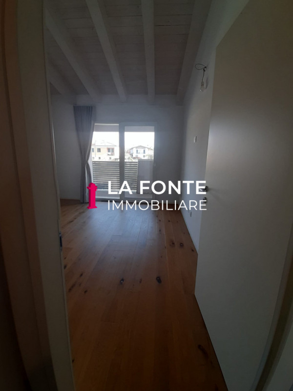 MESTRINO FRAZ. di LISSARO proponiamo in vendita un'elegante porzione centrale di TRIF.RE in pront...