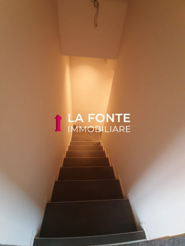 MESTRINO FRAZ. di LISSARO proponiamo in vendita un'elegante porzione centrale di TRIF.RE in pront...