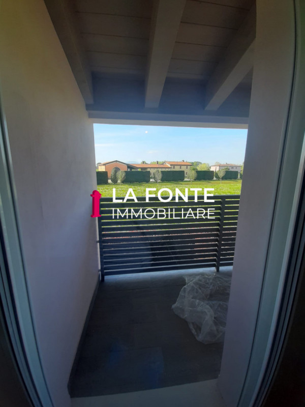 MESTRINO FRAZ. di LISSARO proponiamo in vendita un'elegante porzione centrale di TRIF.RE in pront...