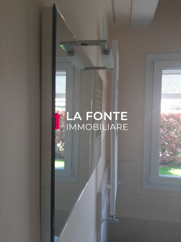 MESTRINO FRAZ. di LISSARO proponiamo in vendita un'elegante porzione centrale di TRIF.RE in pront...