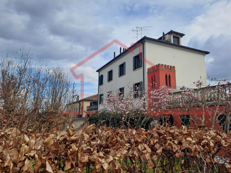Rif. PE16724
La nostra Agenzia ha selezionato per Voi l'occasione del mese all'asta.

Proponiamo ...