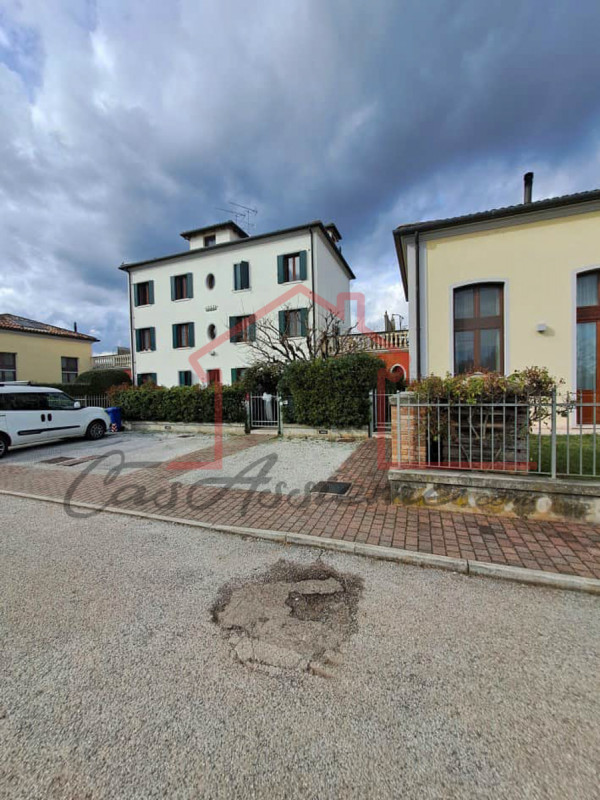 Rif. PE16724
La nostra Agenzia ha selezionato per Voi l'occasione del mese all'asta.

Proponiamo ...