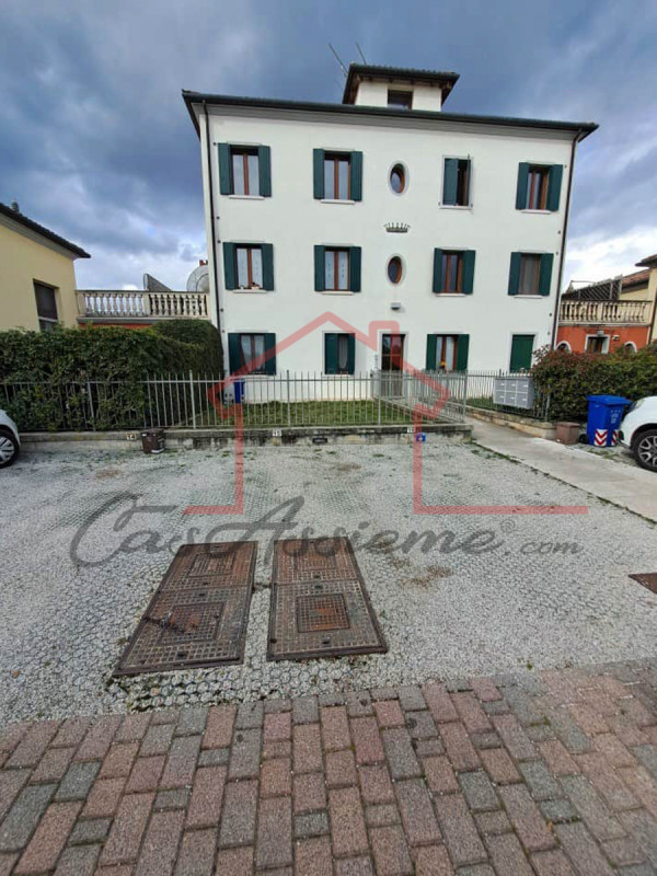Rif. PE16724
La nostra Agenzia ha selezionato per Voi l'occasione del mese all'asta.

Proponiamo ...