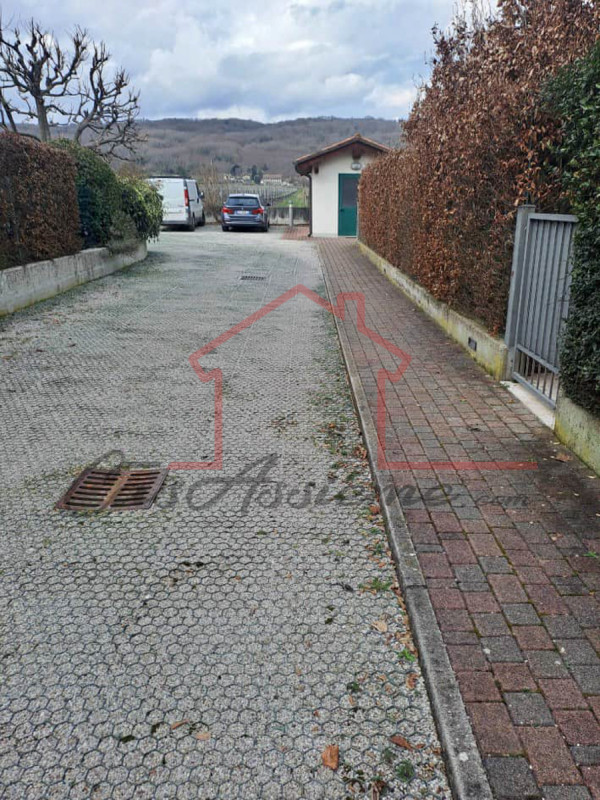 Rif. PE16724
La nostra Agenzia ha selezionato per Voi l'occasione del mese all'asta.

Proponiamo ...