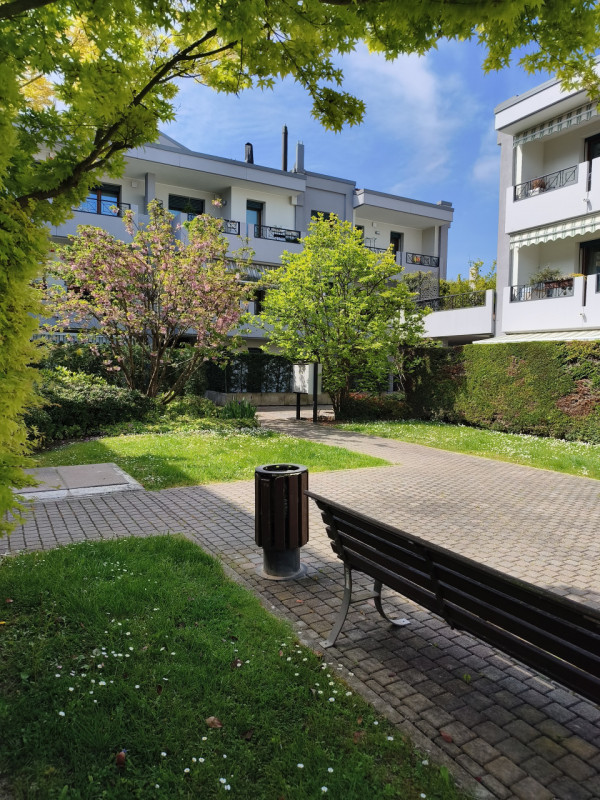 Ottimo appartamento quadrilocale situato nel cuore di Roncaglia, un'area residenziale verdeggiant...