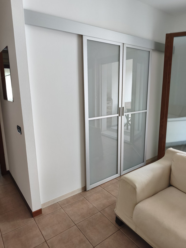 Ottimo appartamento quadrilocale situato nel cuore di Roncaglia, un'area residenziale verdeggiant...