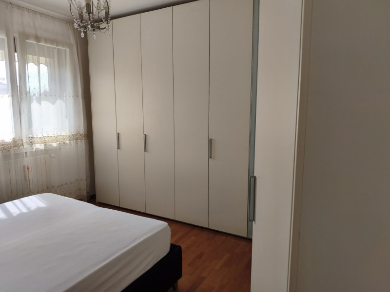 Ottimo appartamento quadrilocale situato nel cuore di Roncaglia, un'area residenziale verdeggiant...