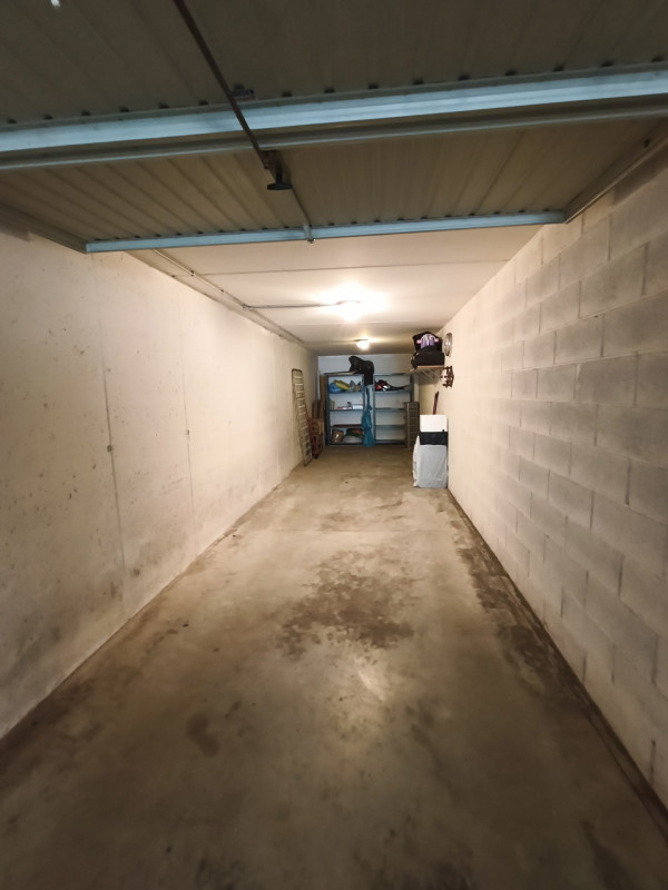 Ottimo appartamento quadrilocale situato nel cuore di Roncaglia, un'area residenziale verdeggiant...