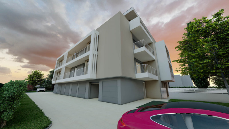 Brusegana proponiamo in contesto signorile appartamento al piano primo servito da ascensore, comp...