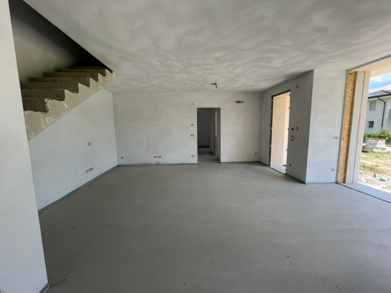 SARMEOLA DI RUBANO - Porzione di villa trifamiliare in vendita a Rubano, situata in quartiere res...
