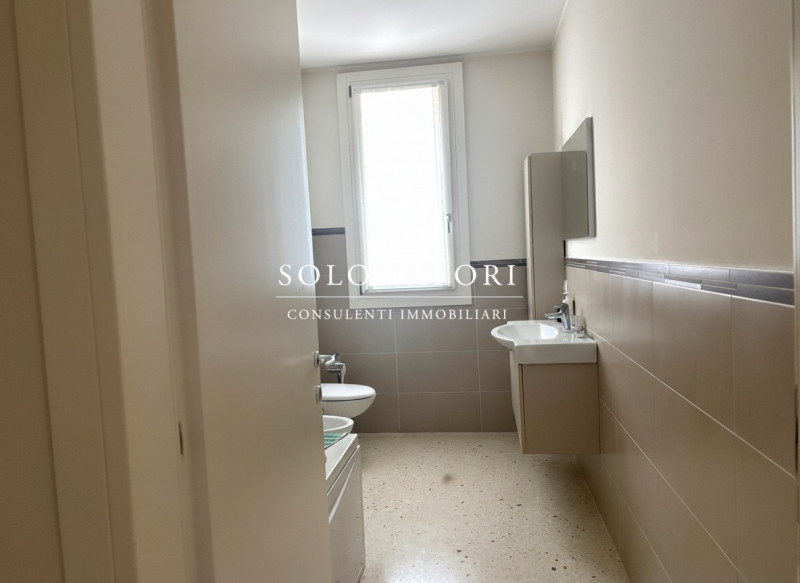 Rif. A938 (392 6956333 Nada)

Nel cuore del centro storico, all'interno di un prestigioso ed escl...