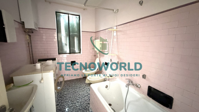 In vendita a San Tomio, frazione del comune di Malo, proponiamo un rustico indipendente dalle gra...