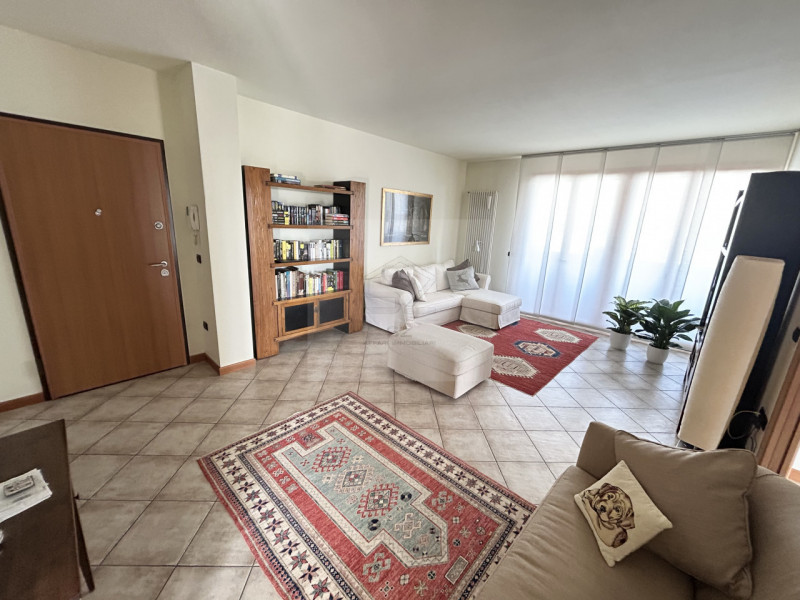 ALBIGNASEGO-S. AGOSTINO

 Ultimo piano con terrazzo abitabile – ottime condizioni

In posizione s...