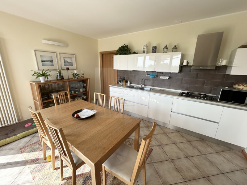 ALBIGNASEGO-S. AGOSTINO

 Ultimo piano con terrazzo abitabile – ottime condizioni

In posizione s...