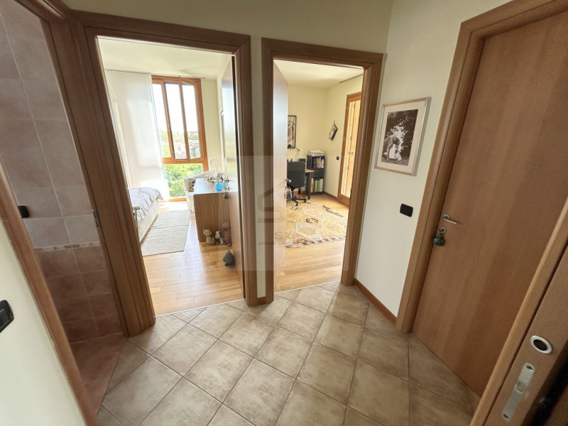 ALBIGNASEGO-S. AGOSTINO

 Ultimo piano con terrazzo abitabile – ottime condizioni

In posizione s...