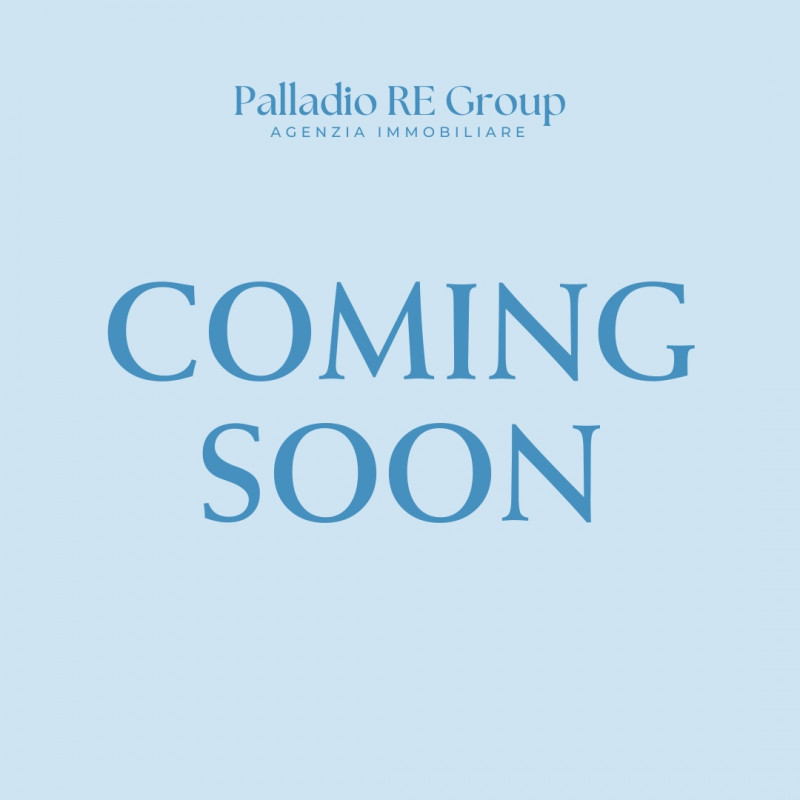 Scopri questo affascinante appartamento bilocale situato nel centro storico di Vicenza, una delle...