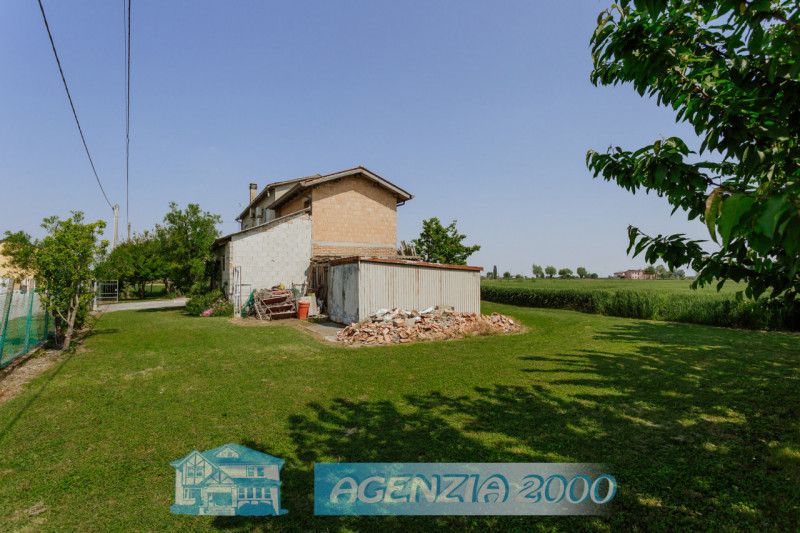 LA CASA CHE STAVI ASPETTANDO !!!, IMMERSA NELLA TRANQUILLITA' DELLA CAMPAGNA... AD ARRE, IN ZONA ...