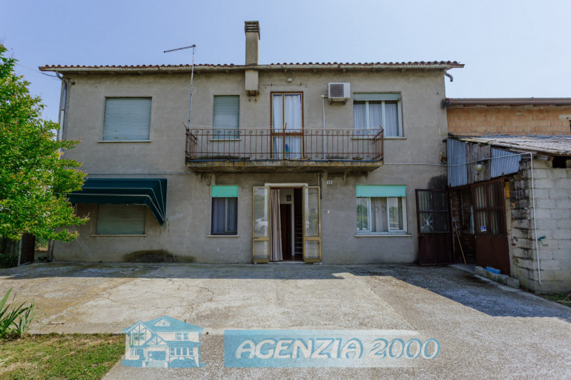 LA CASA CHE STAVI ASPETTANDO !!!, IMMERSA NELLA TRANQUILLITA' DELLA CAMPAGNA... AD ARRE, IN ZONA ...