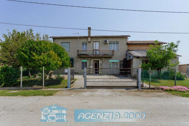 LA CASA CHE STAVI ASPETTANDO !!!, IMMERSA NELLA TRANQUILLITA' DELLA CAMPAGNA... AD ARRE, IN ZONA ...