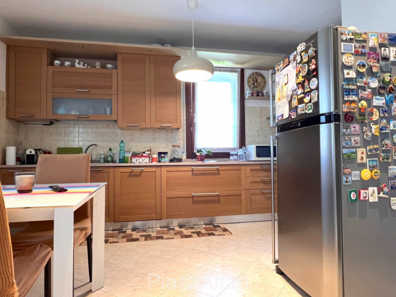 In palazzina di poche unità abitative e di recente costruzione, appartamento disposto su 2 livell...