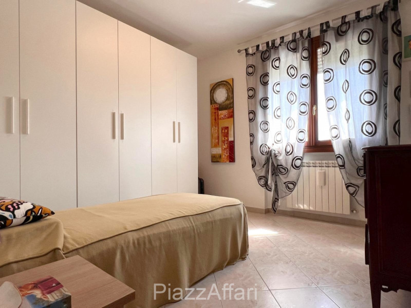 In palazzina di poche unità abitative e di recente costruzione, appartamento disposto su 2 livell...