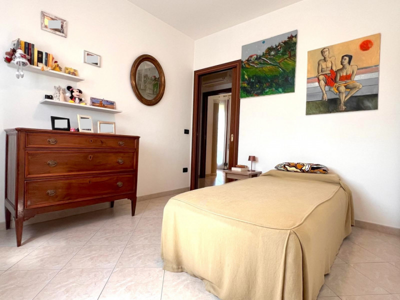 In palazzina di poche unità abitative e di recente costruzione, appartamento disposto su 2 livell...